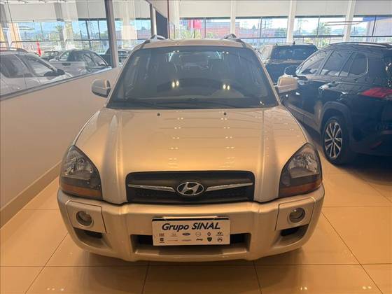 HYUNDAI TUCSON 2.0 MPFI GLS 16V 143CV 2WD FLEX 4P AUTOMÁTICO HYUNDAI TUCSON 2.0 MPFI GLS 16V 143CV 2WD FLEX 4P AUTOMÁTICO
